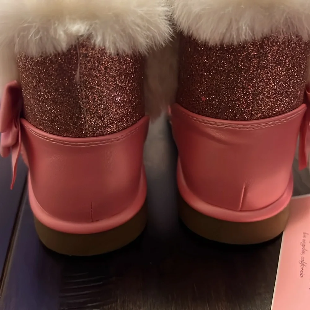 NWT Juicy Couture Toddler Girls Lil Mendota Pink Sparkly Fur Lined Boots!